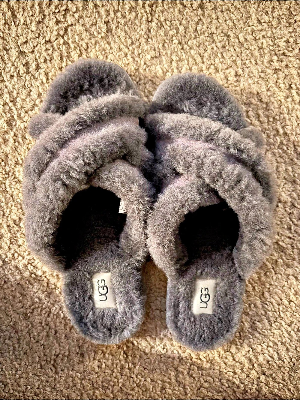 UGG  Slide Fuzzy Crossband Slippers in Gray